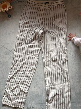 Massimo Dutti Striped Straight-Leg Pants in Ivory and Navy